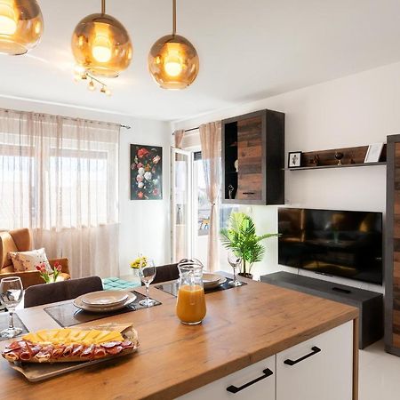 Sunny Island Apartment Trogir Exteriör bild