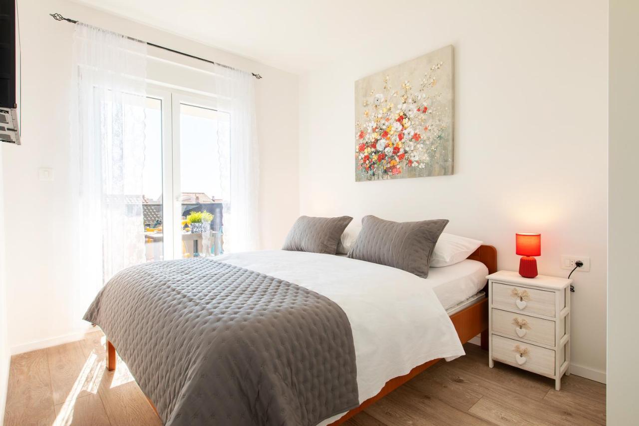 Sunny Island Apartment Trogir Exteriör bild