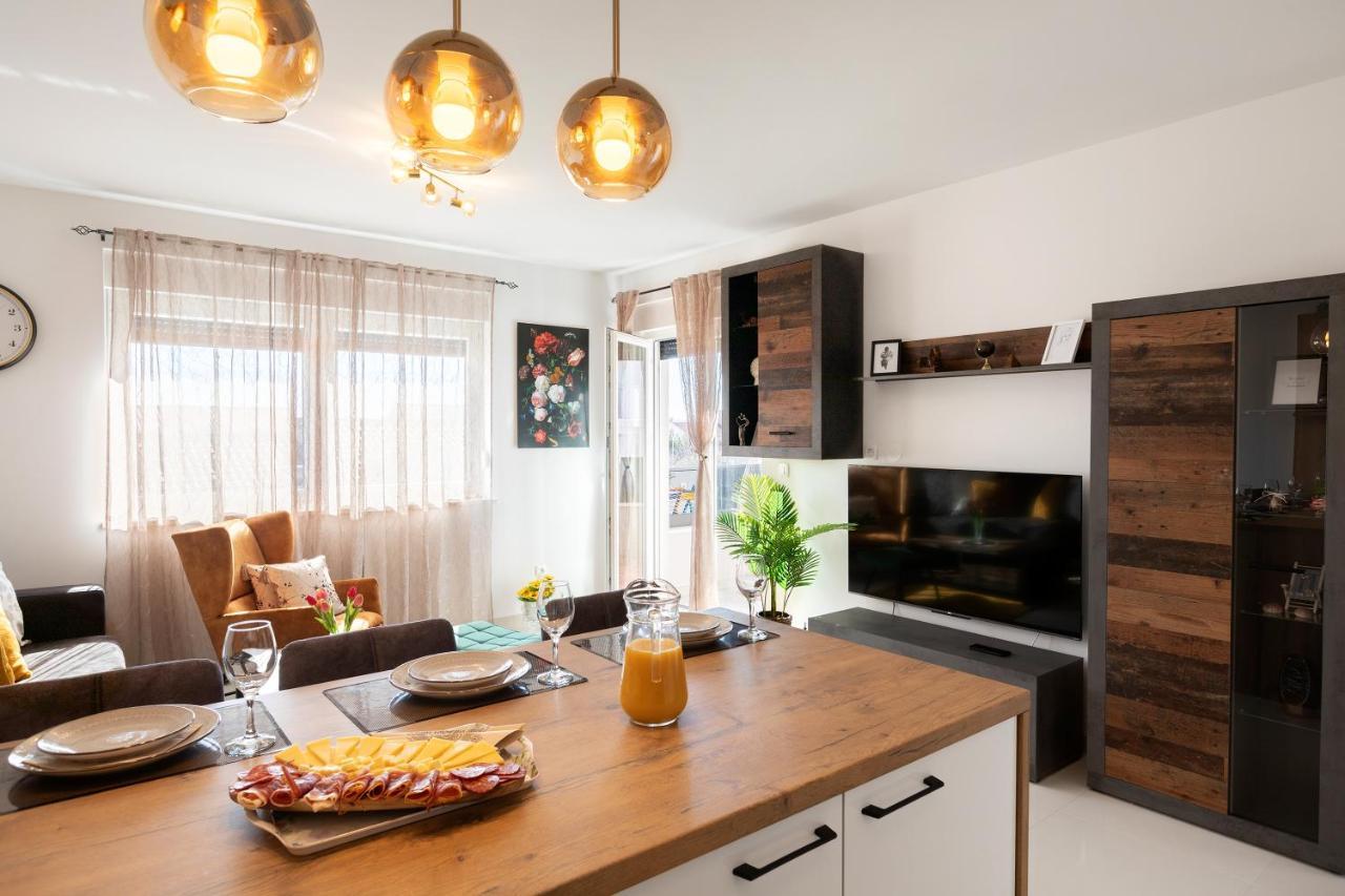 Sunny Island Apartment Trogir Exteriör bild
