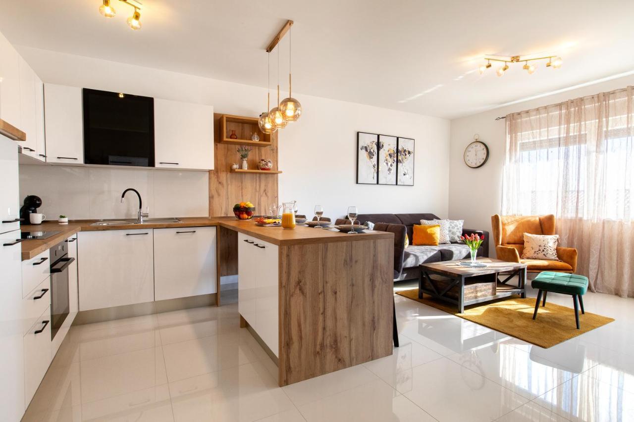 Sunny Island Apartment Trogir Exteriör bild